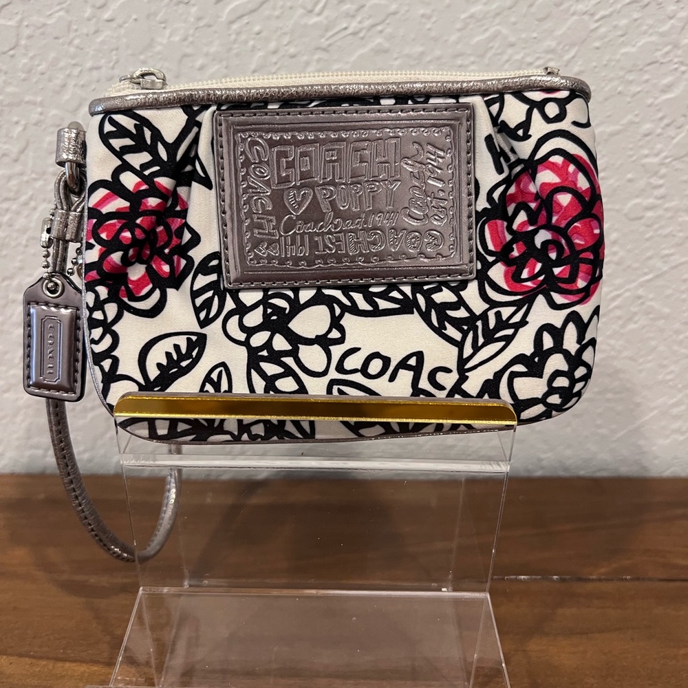 Coach Poppy Floral Wristlet - Cream, Black, Red